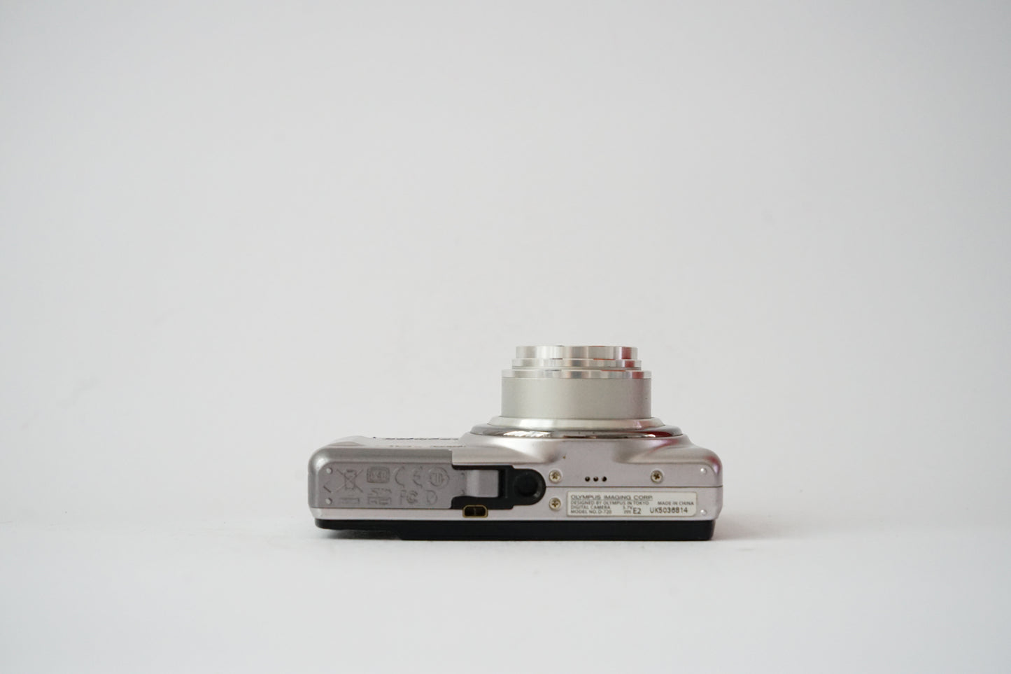 Olympus D-720 Digital Point and Shoot Camera