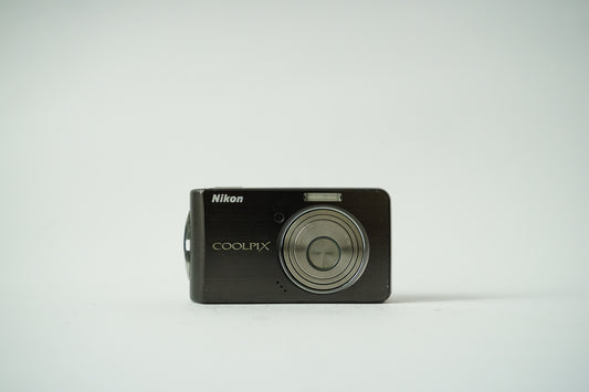 Nikon Coolpix S520 Point and Shoot Digital Camera