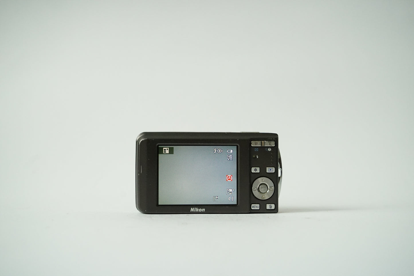 Nikon Coolpix S520 Point and Shoot Digital Camera