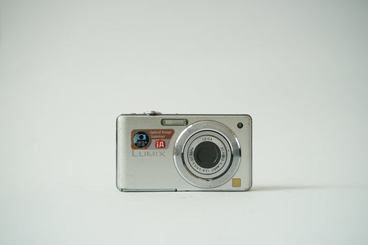 Panasonic Lumix DMC-FS6 Digital Point and Shoot Camera