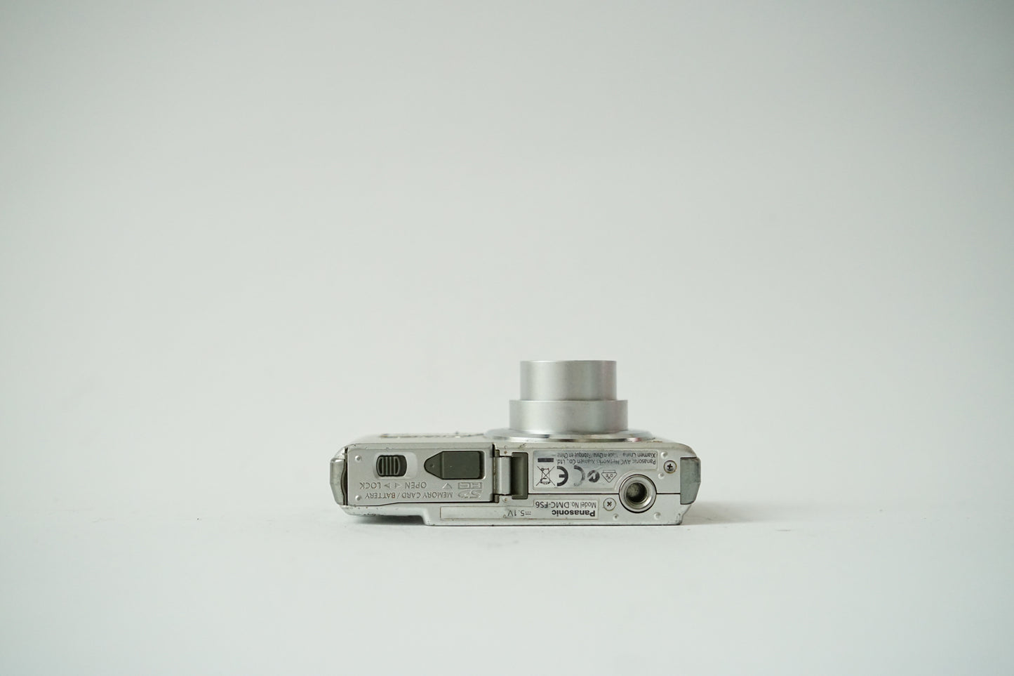 Panasonic Lumix DMC-FS6 Digital Point and Shoot Camera