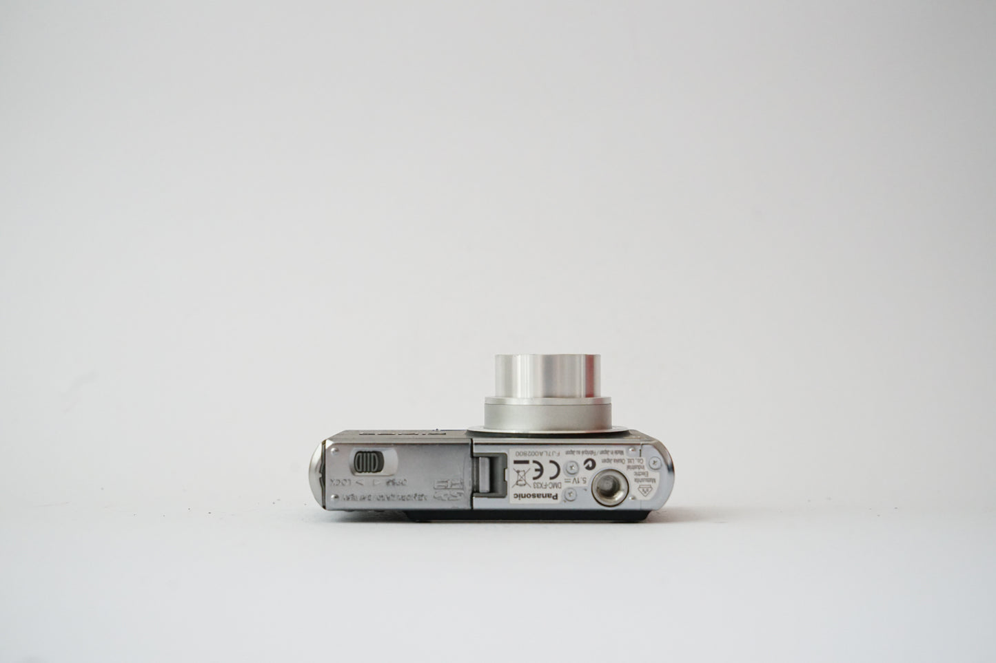 Panasonic Lumix DMC-FX33 Digital Point And Shoot Camera