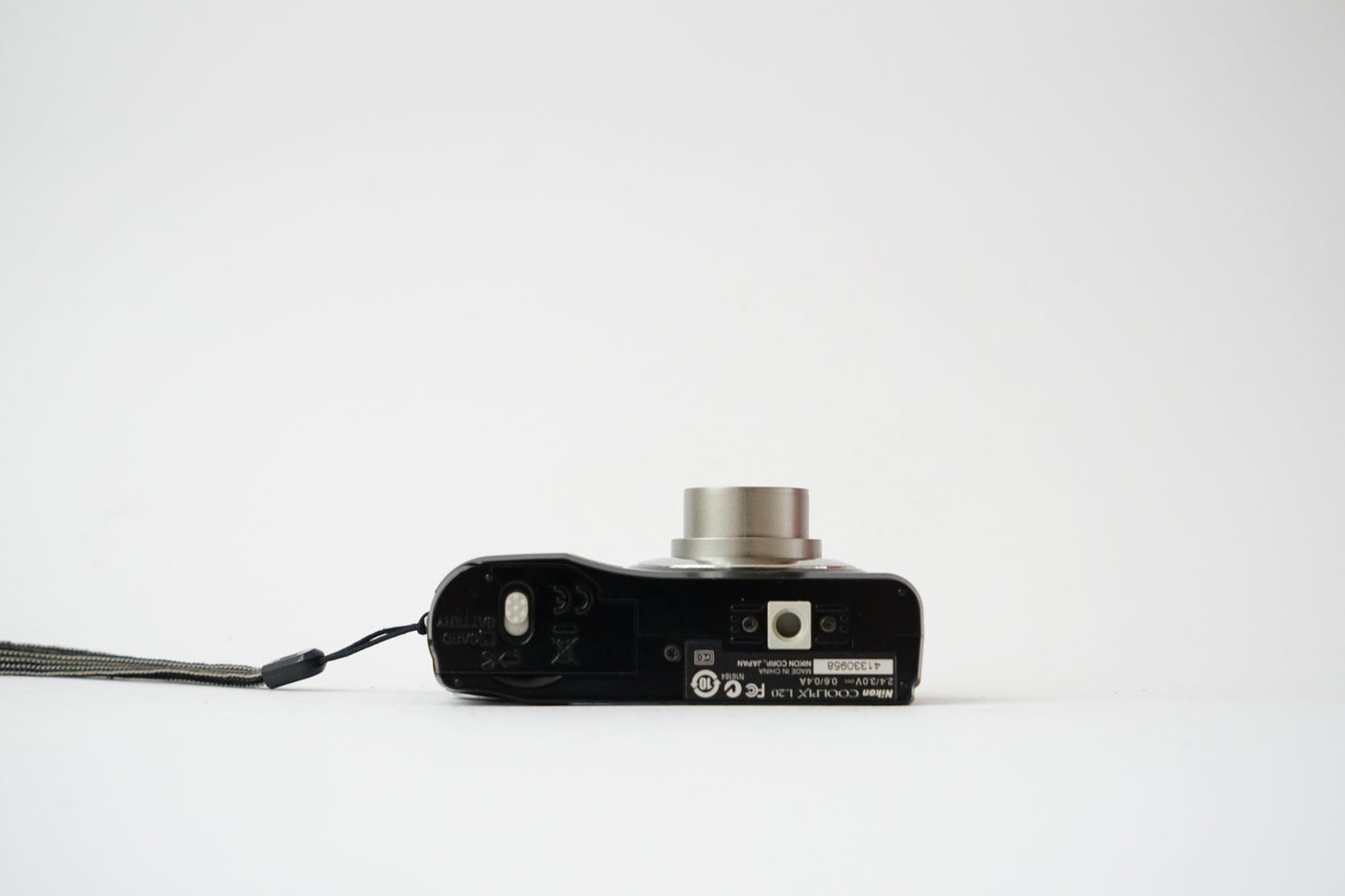 Nikon Coolpix L20 Digital Point and Shoot Camera